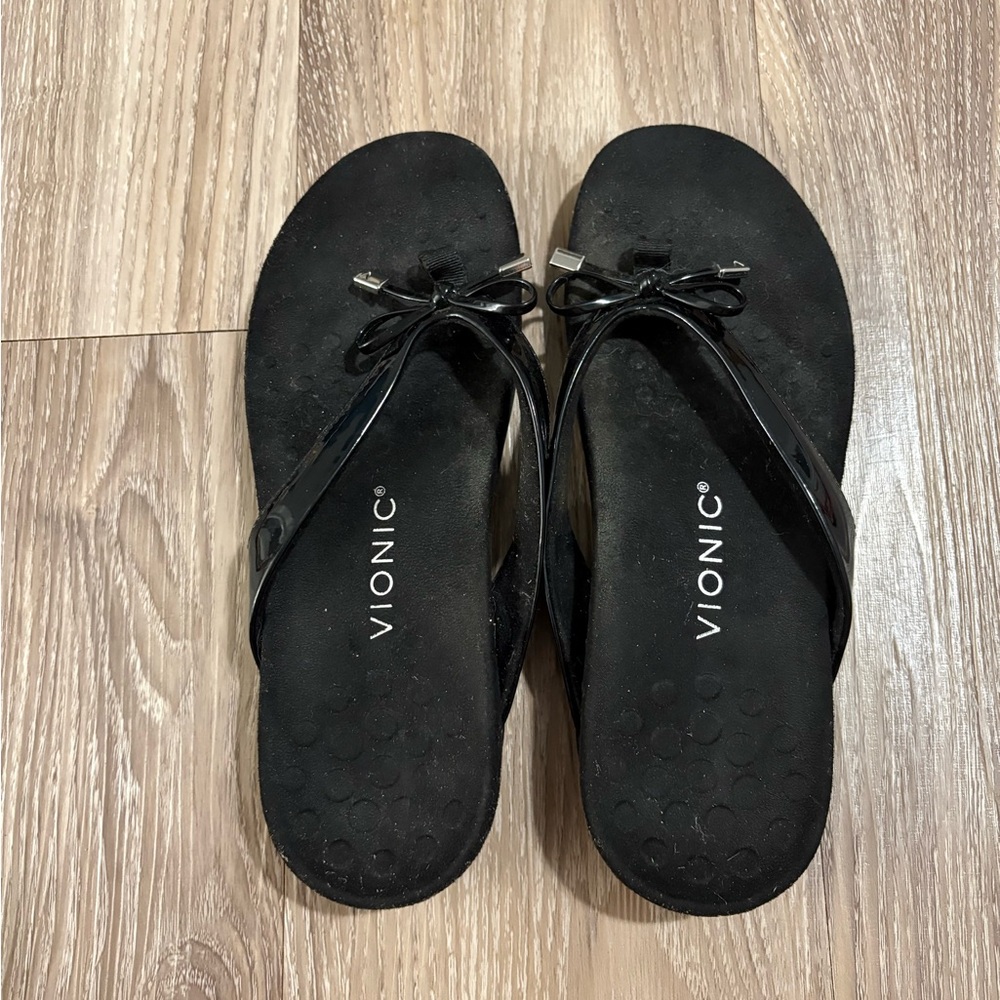 Vionic Black Women's Bow-Accent Thong Sandals